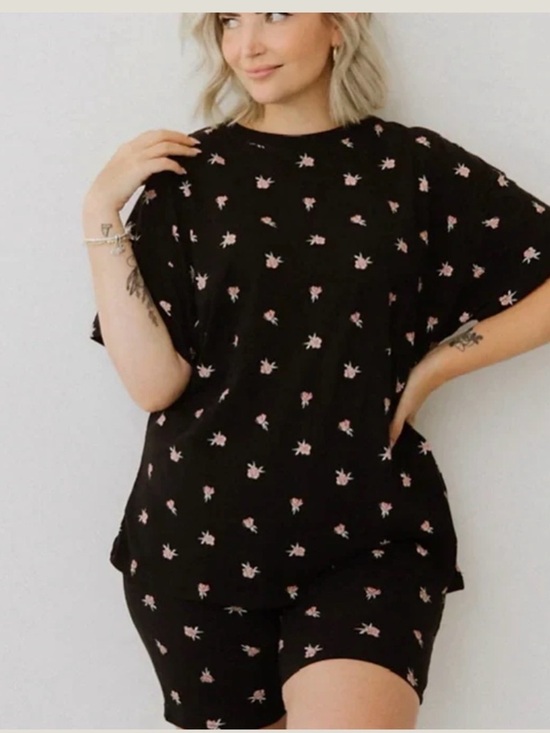 Brunette The Label Tops - BNWOT Brunette the LableXthe Birds Papaya The "Rose Garden" Oversized Boxy Tee